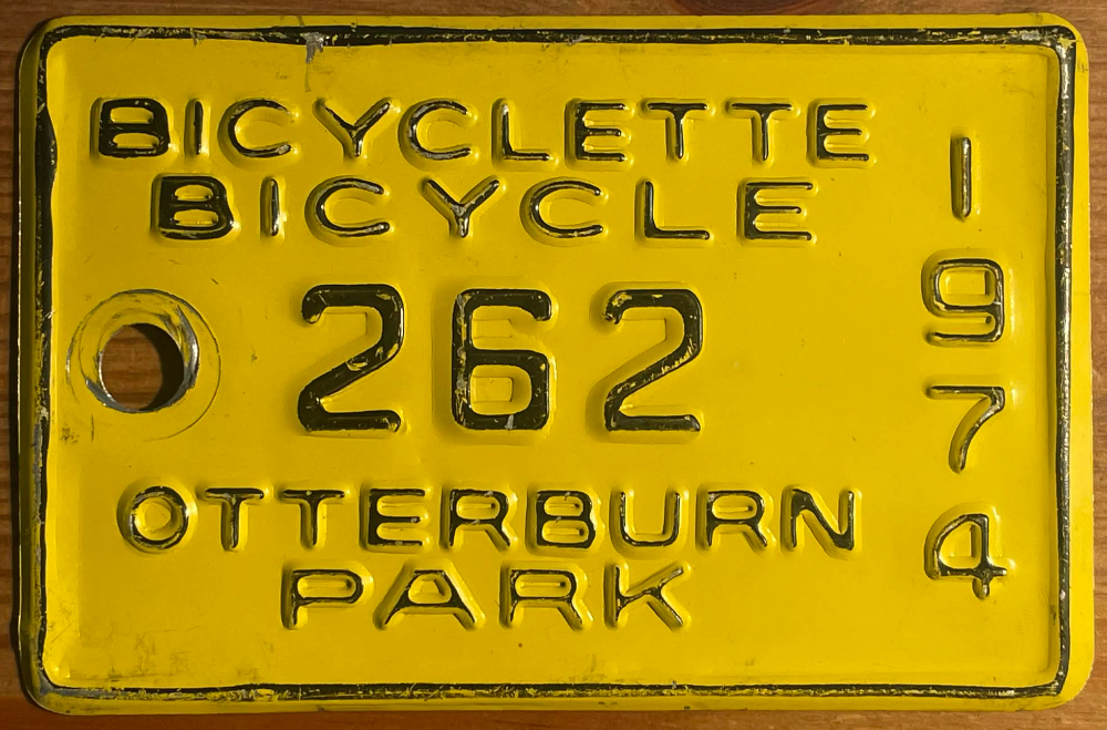 Plaque d'immatriculation BICYCLETTE Ville d'Otterburn Park de 1974