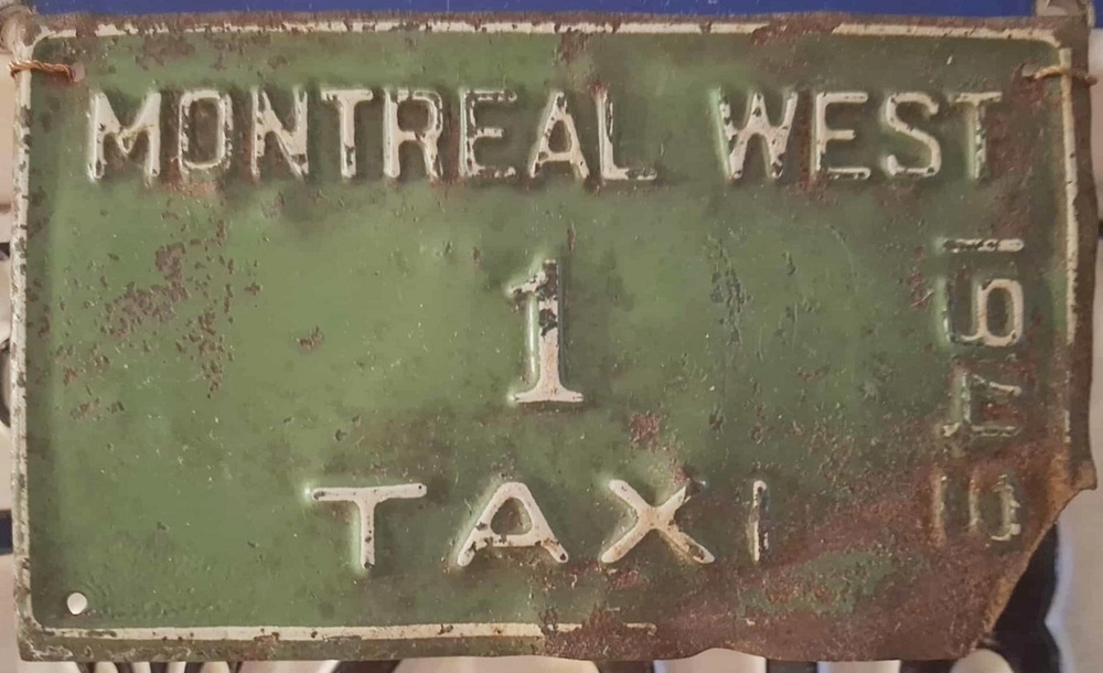 Plaque d'immatriculation TAXI Ville de Montréal-Ouest de 1949